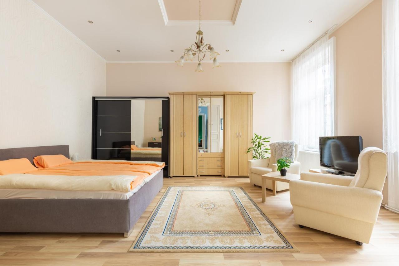 F24 Ferenc Apartment Budapest Eksteriør bilde