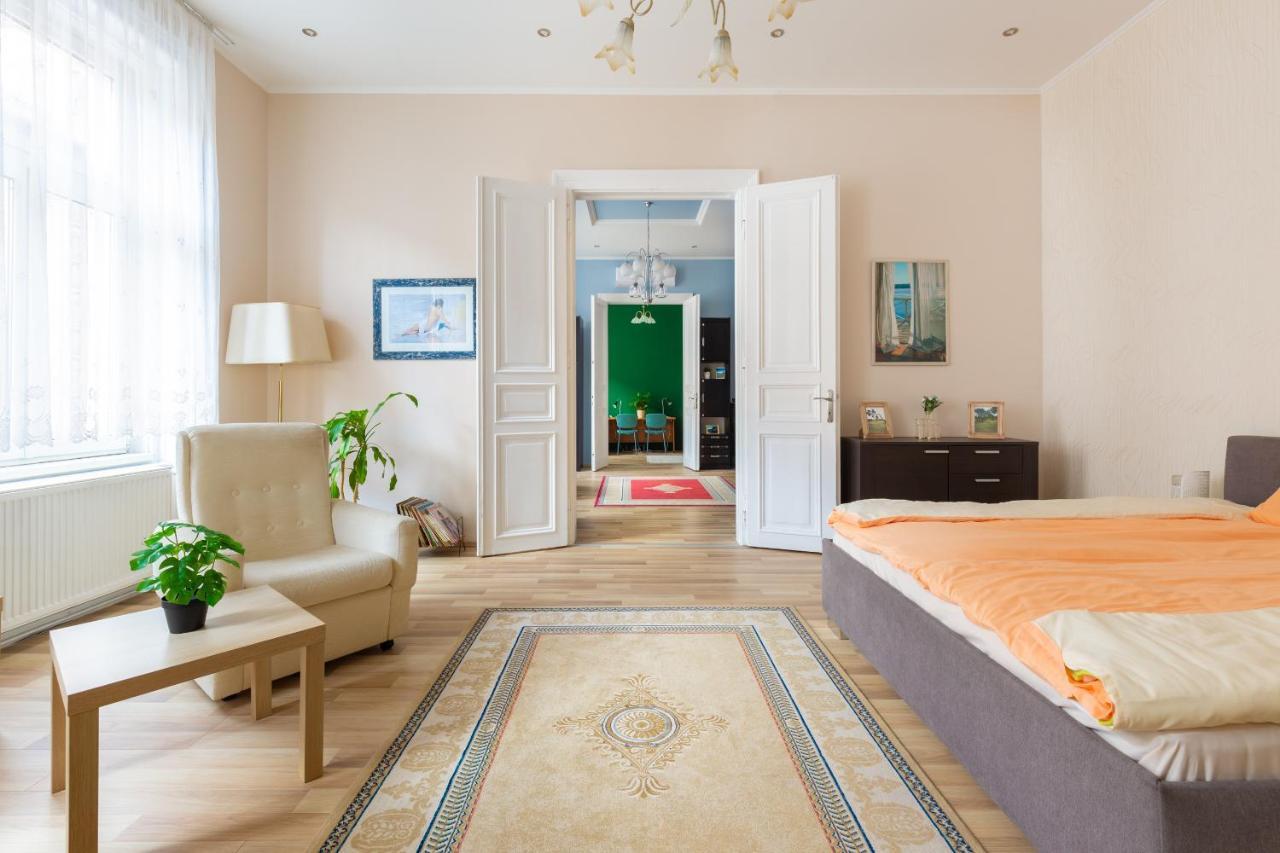 F24 Ferenc Apartment Budapest Eksteriør bilde
